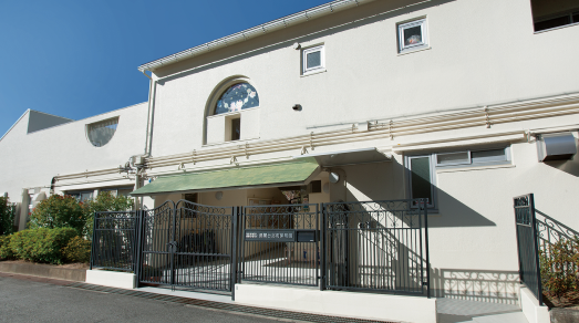 鈴蘭台北町こども園_外観（523×292）.png